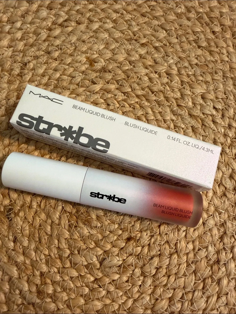 Mac STROBE Beam Liquid Blush — apricot jelly color - Picture 2 of 8